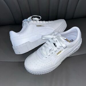 Women’s Puma Sneakers Size 10